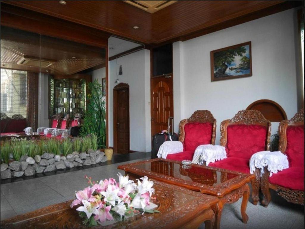 Excel Palace Hotel Rangoon Buitenkant foto