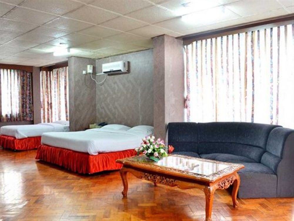 Excel Palace Hotel Rangoon Buitenkant foto